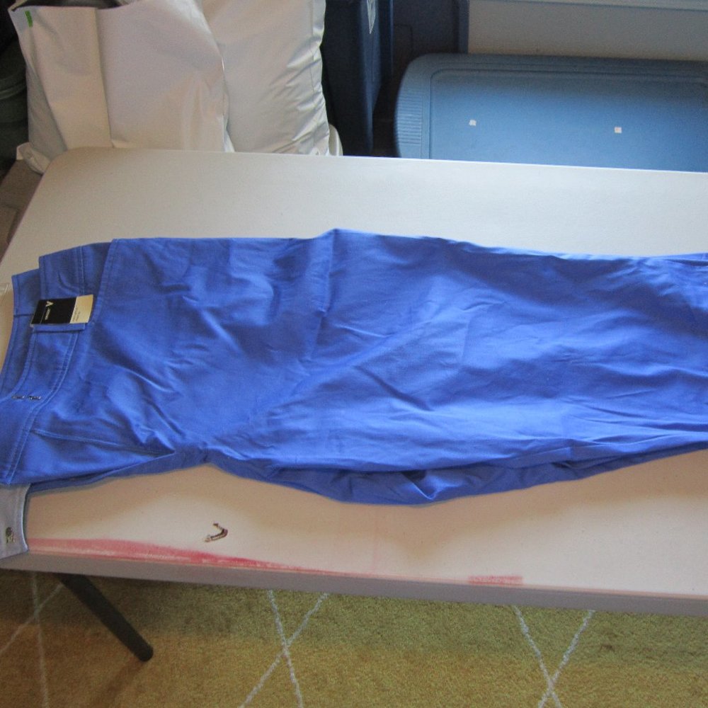 NWT! Lane Bryant Venezia Capri Plus Size 26W Cropped Trouser Pants Periwinkle